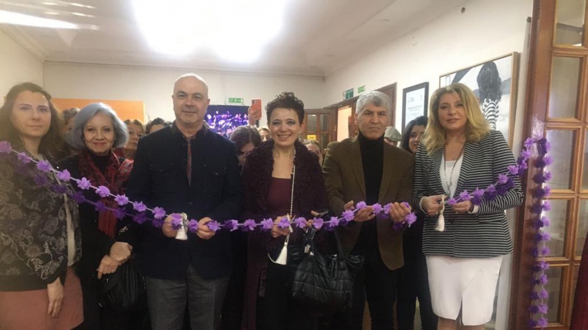 Dünya Kadınlar Günü Sergilerimizin açılışı Kadıköy İlçe Milli Eğitim Şube Müdürlerimizin katılımıyla gerçekleşti.